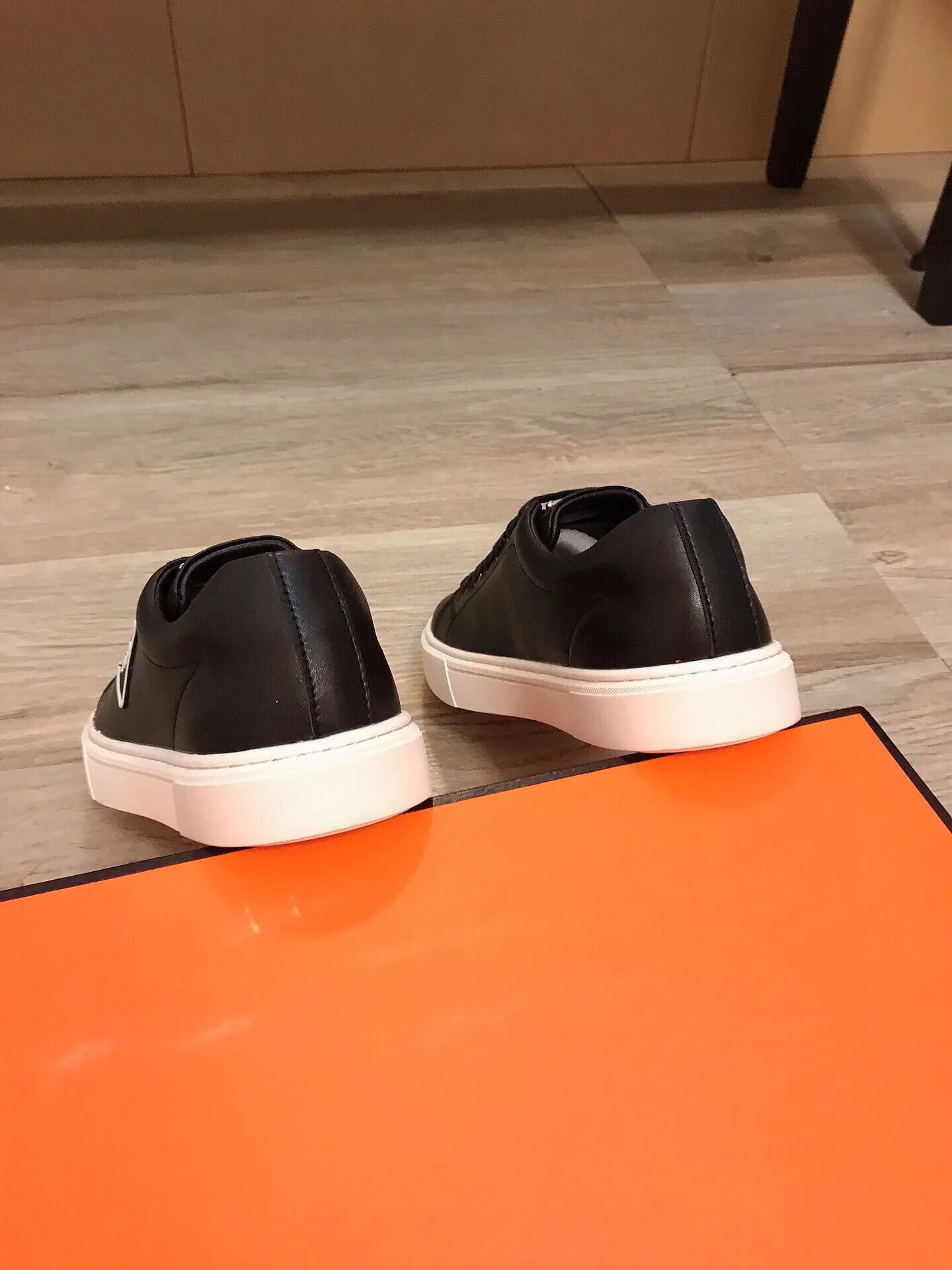 Ex-factory price 360🔥🆕Prada [Prada] latest casual and fashionable men's shoes👟hot style💥simple and elegant style, exclusive for trendy men. Unique latest brand elements👑, fashionable and generous, original imported cowhide fabric, genuine leather lining, super comfortable and wear-resistant outsole, classic model taken in kind, size: 38-44